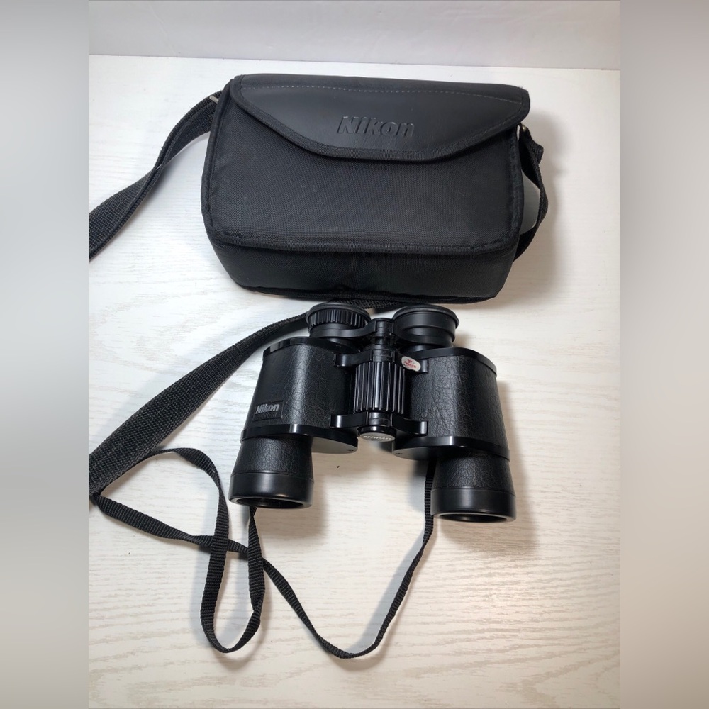 Nikon Naturalist II Binoculars 7x35 8.6° With Strap and Case - No Lens Covers